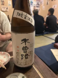 甘みとキレが心地よく重なる「木曽路 純米吟醸 金紋錦 直汲み生」のひととき