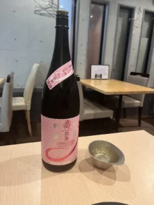 華やかな香りと米の甘みに癒やされる。栄光冨士が「壽限無」で醸す、季節限定の無濾過生原酒