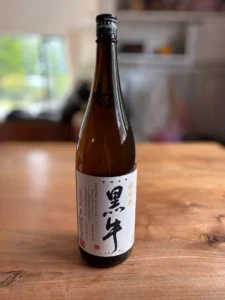 豊かな旨みとサッパリとした後味。和歌山・名手酒造店で醸される「純米酒 黒牛」